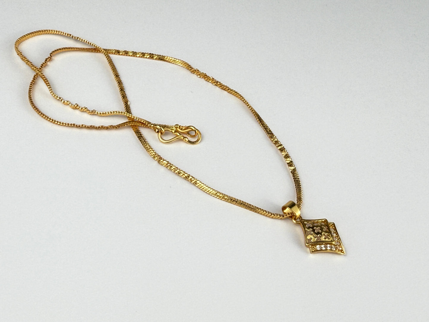 Gold Chain Necklace – Geometric Square Pendant with White Stones