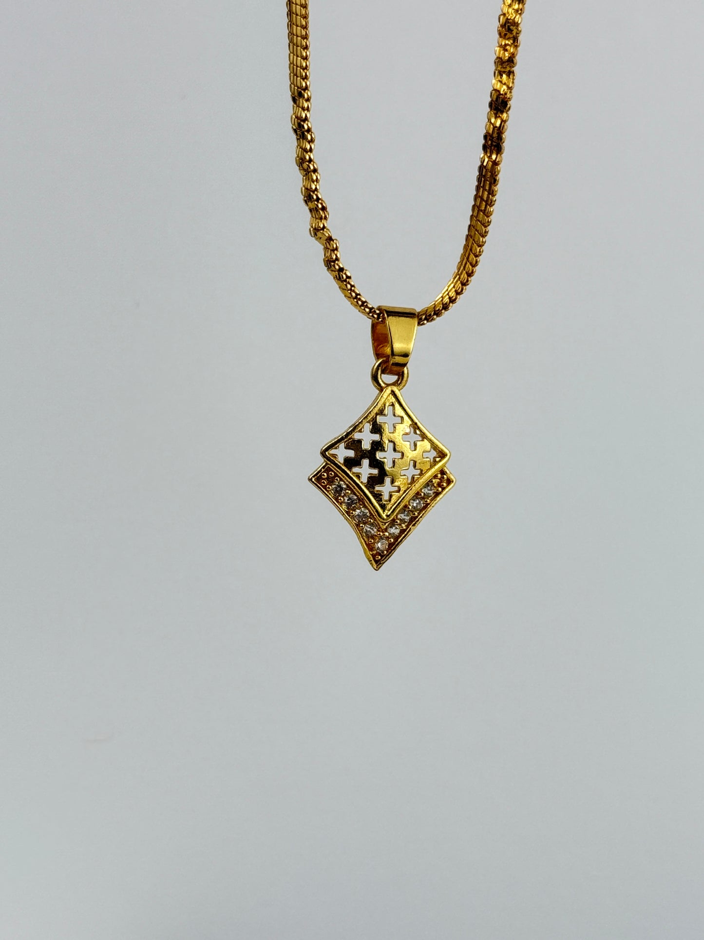 Gold Chain Necklace – Geometric Square Pendant with White Stones