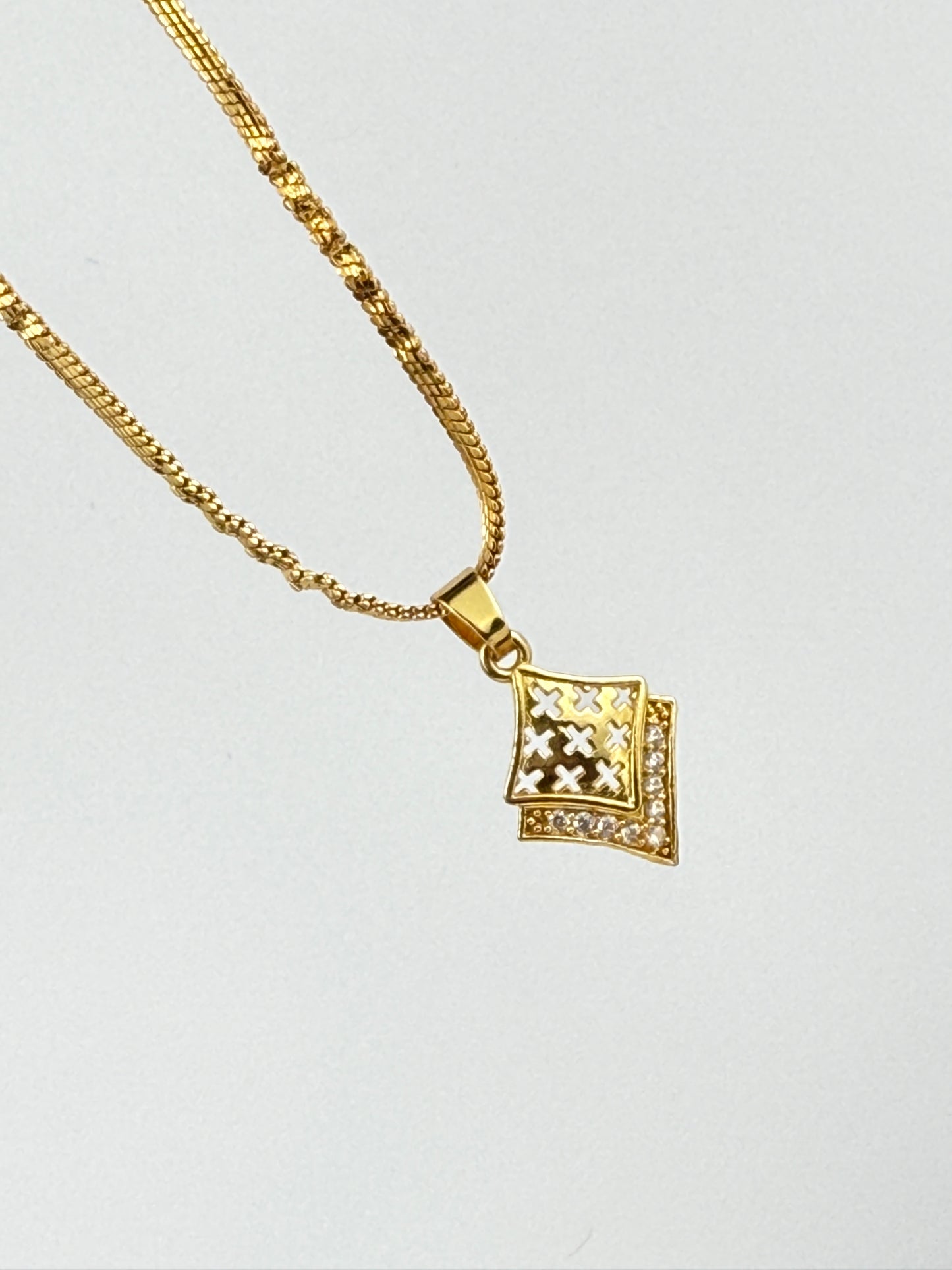 Gold Chain Necklace – Geometric Square Pendant with White Stones