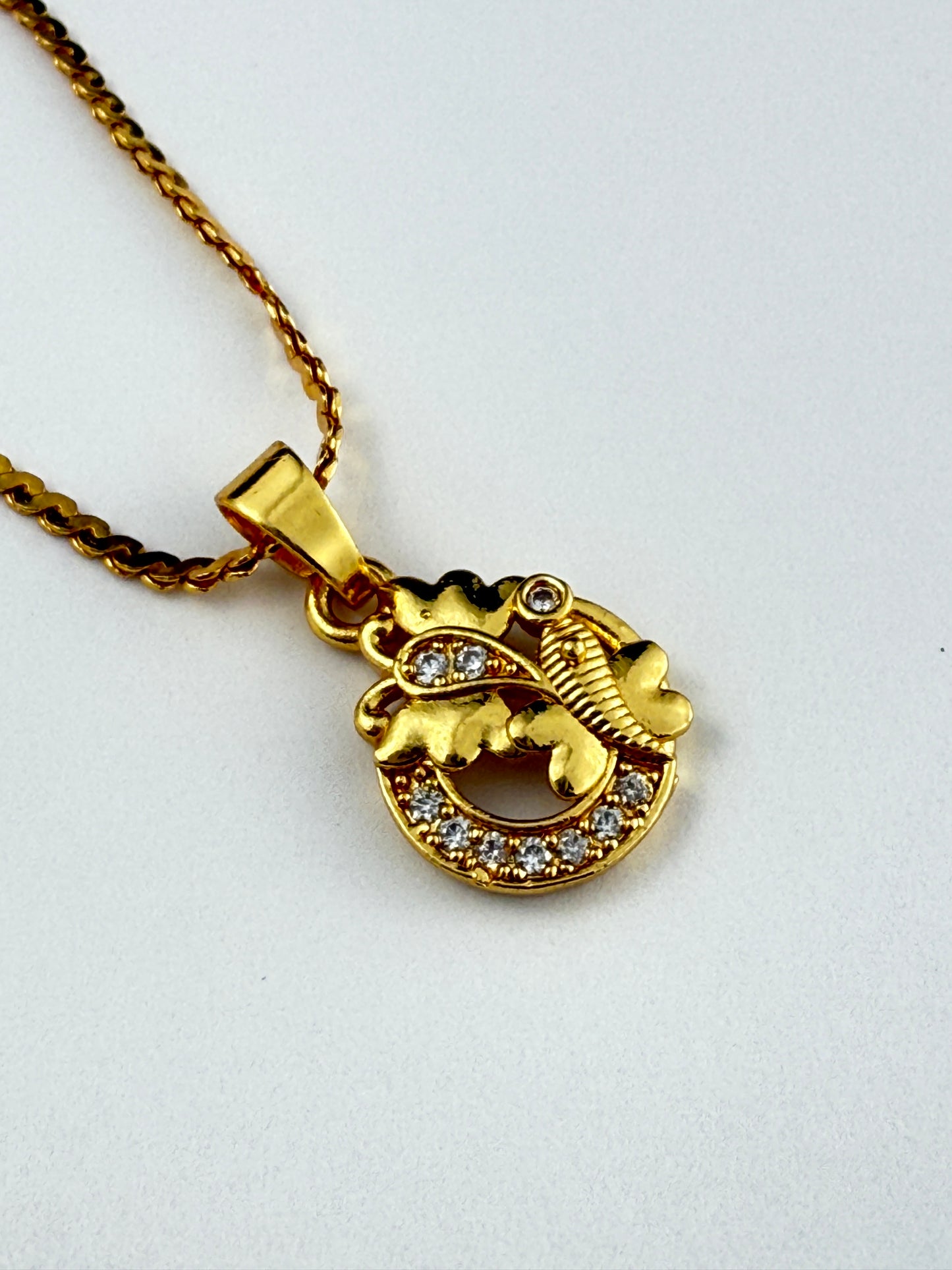 Gold Chain Necklace – Circle Butterfly Pendant